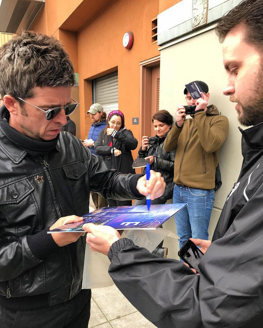 Left Handed Celebrities | Noel Gallagher