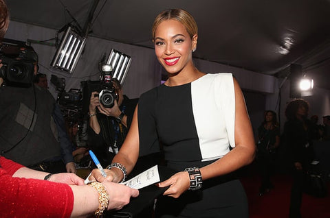 Is Beyonce Left Handed or Right Handed?