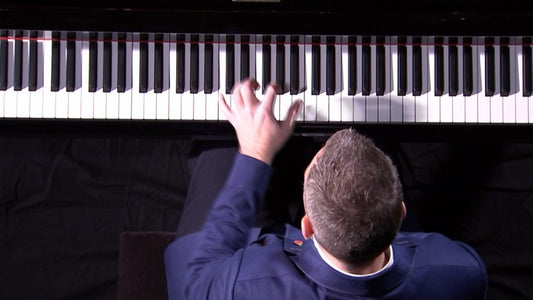 Left Handed Pianists | A Rare and Cool Talent