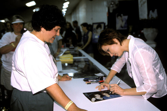 Left Handed Celebrities | Martina McBride
