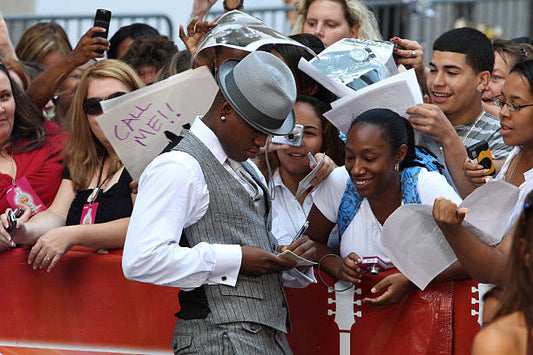 Left Handed Celebrities | Ne-Yo